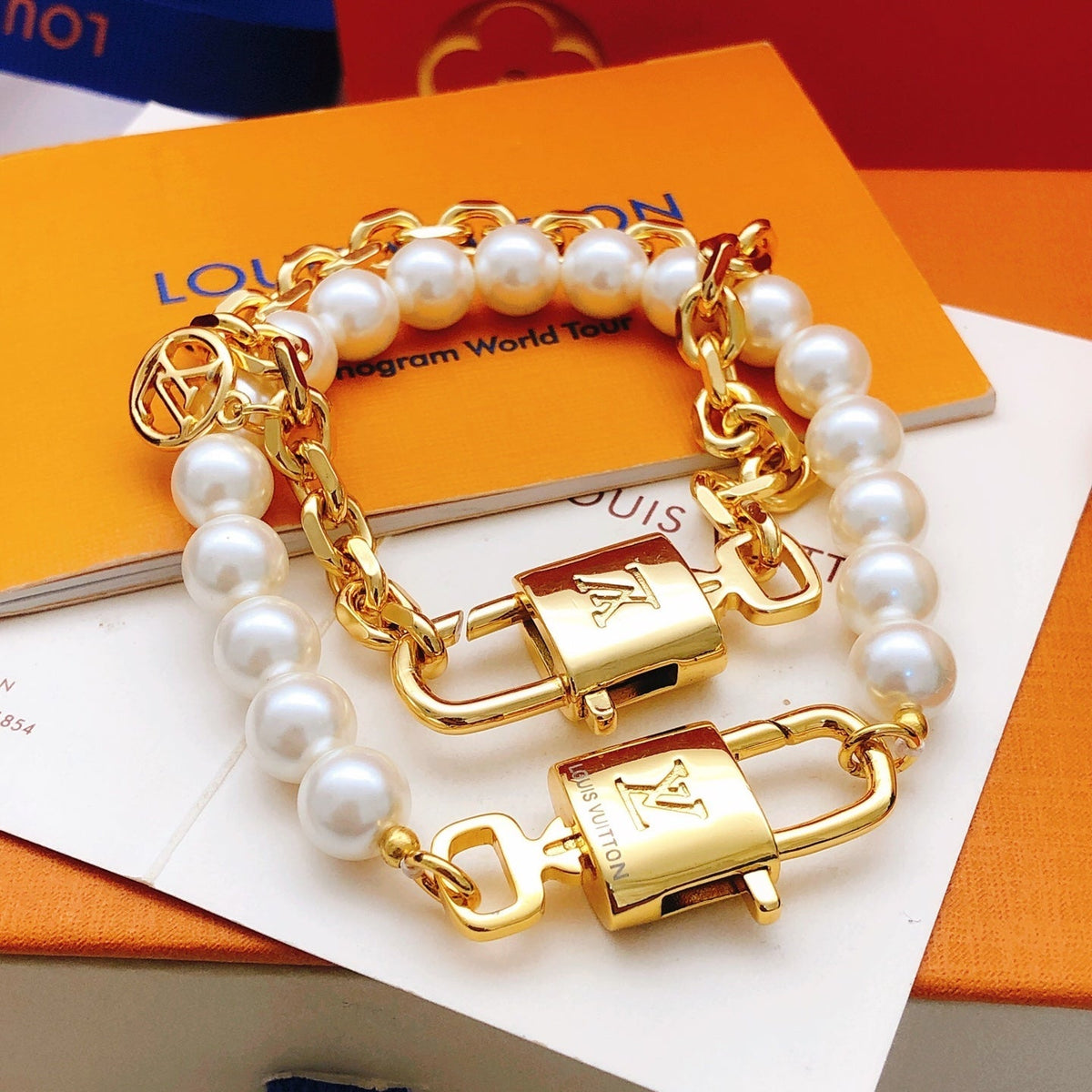 Double-Layer Pearl Bracelet with Clasp