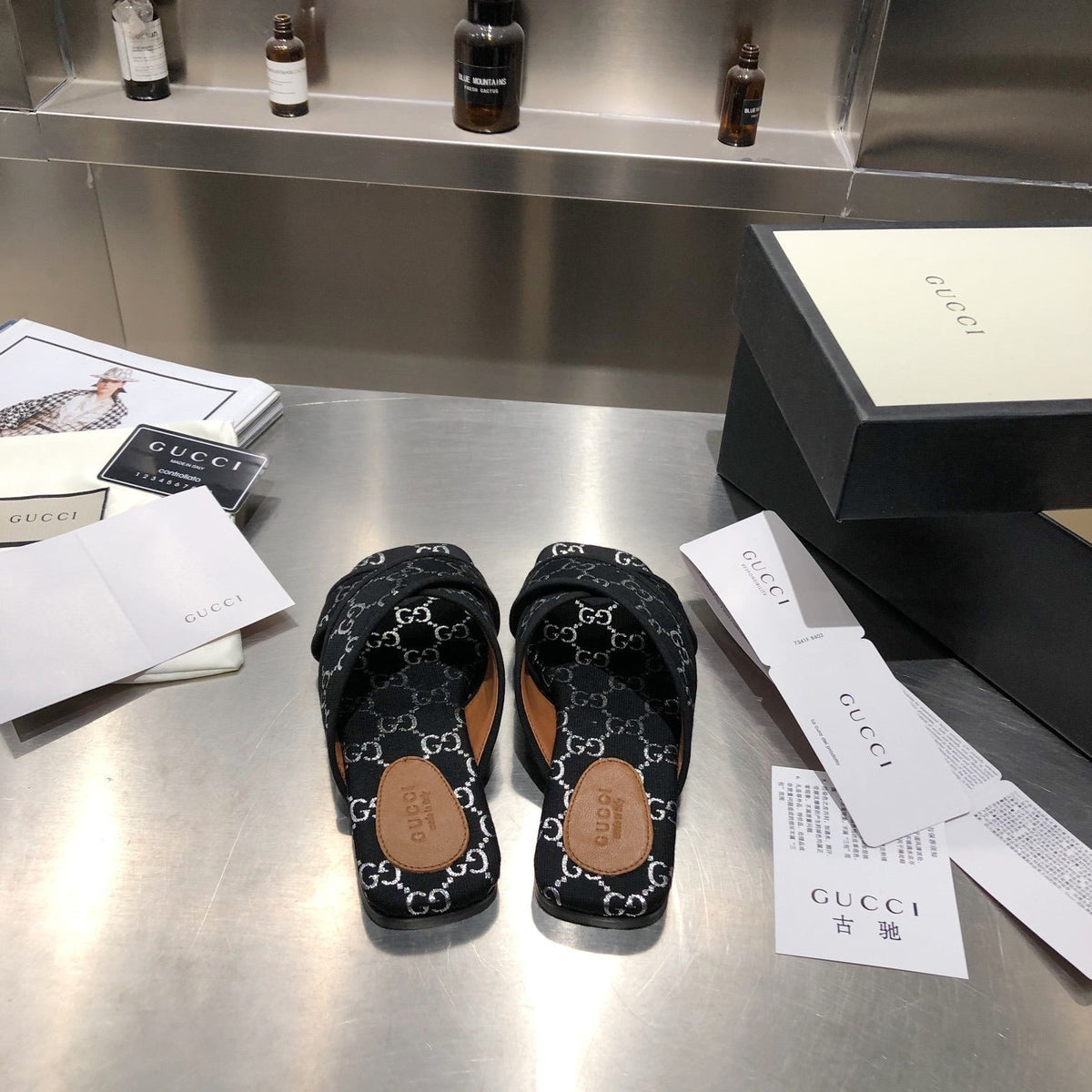Gucci slides 2021