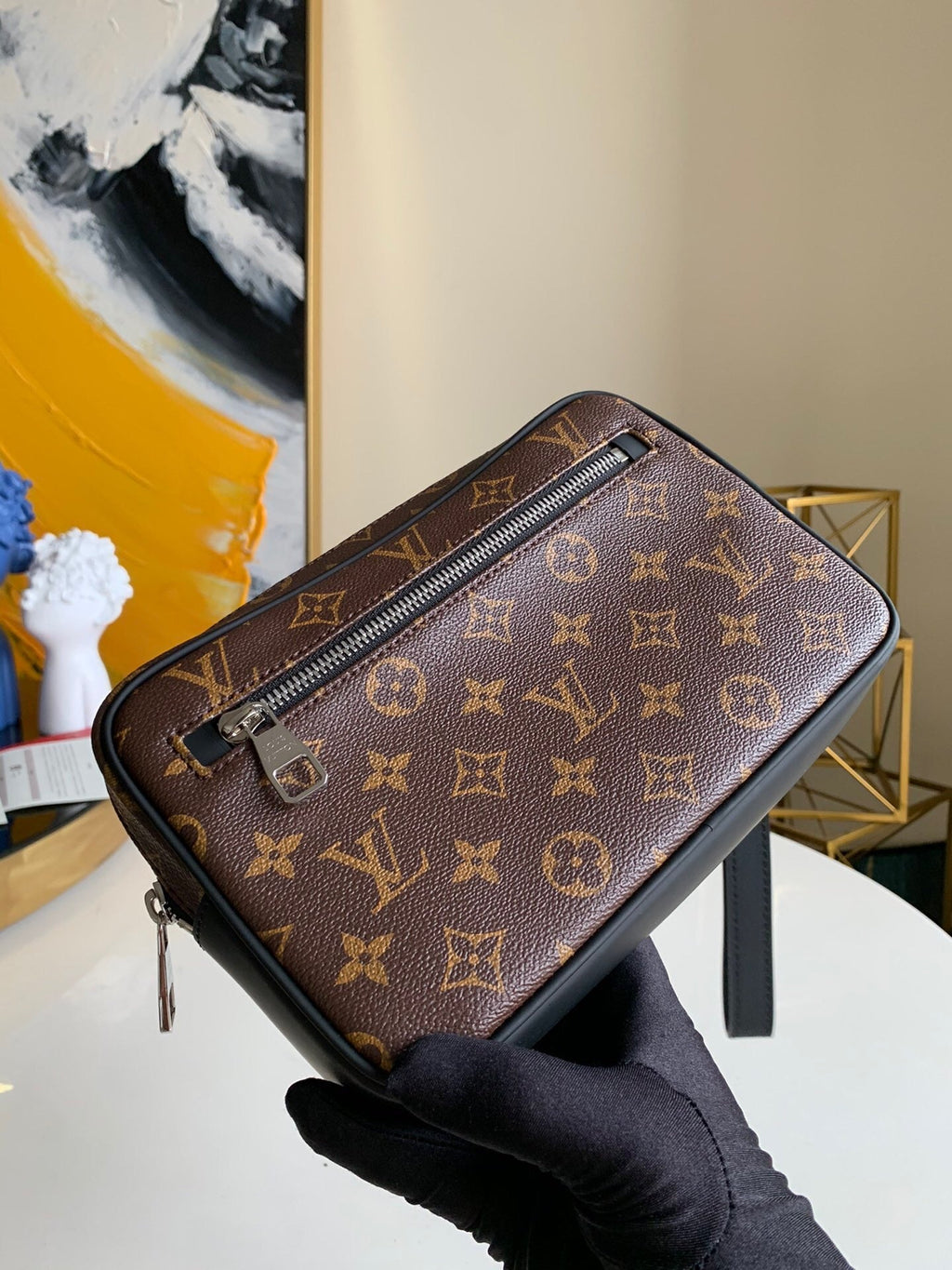 high-capacity pouch handbag
